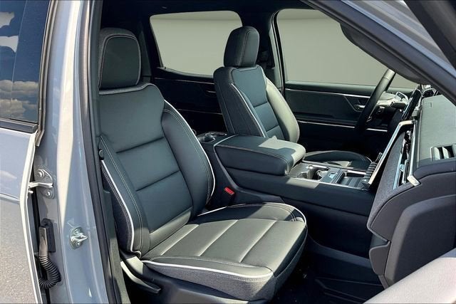 2026 GMC Sierra EV Elevation - Photo 11
